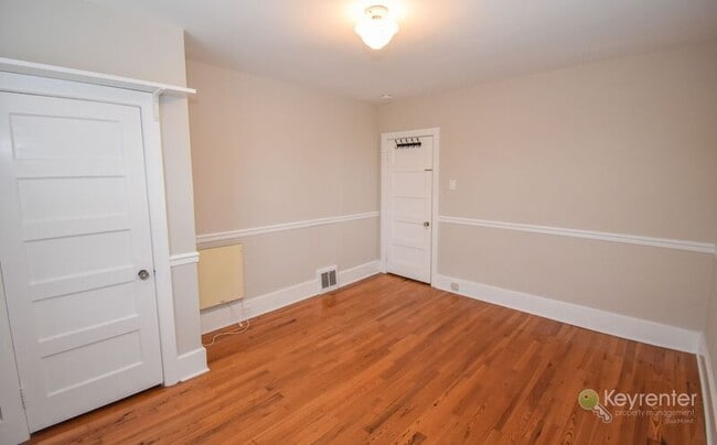 Building Photo - 76 S Hamilton St