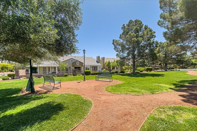 Building Photo - 972 Prestwick St