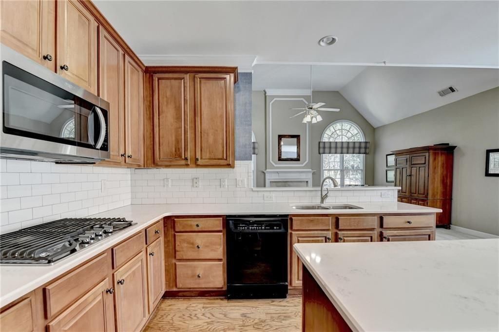 Building Photo - 355 Laurel Oak Dr