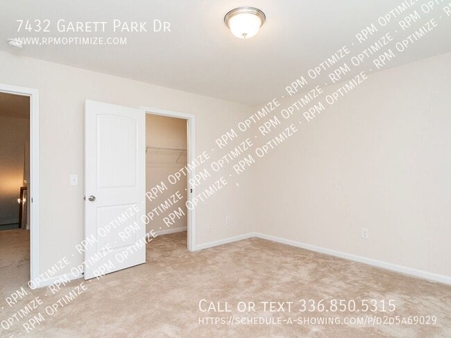Building Photo - 7432 Garett Park Dr