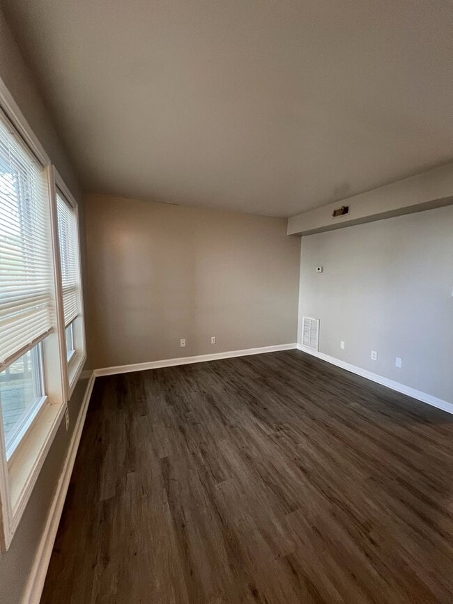 Building Photo - 2820 Divinity Ln