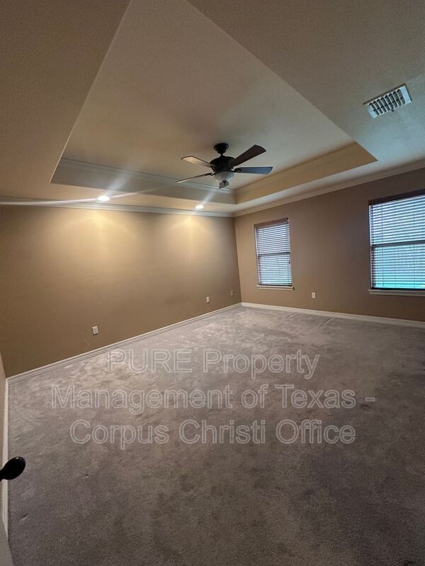 Building Photo - 6902 Anastasia Dr