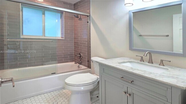 Building Photo - 909 SW 9th Ave