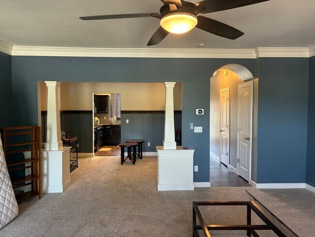 Building Photo - 4207 Gladden Ln