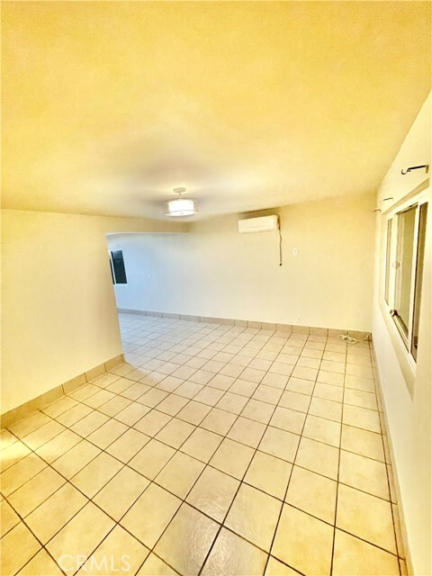 Building Photo - 430 S Curtis Ave