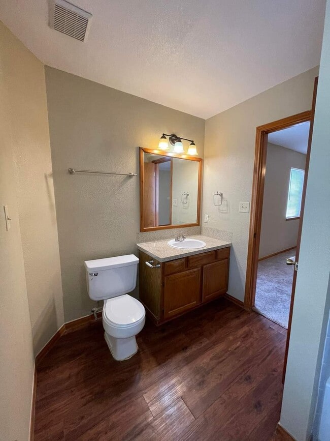 Building Photo - 103 Sherwood Dr