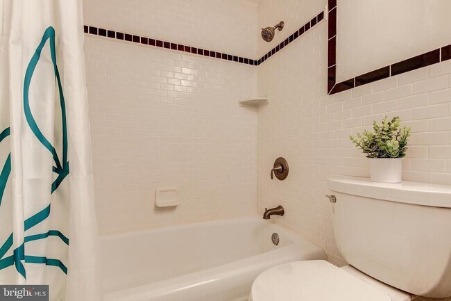 Building Photo - 1435 4th St SW