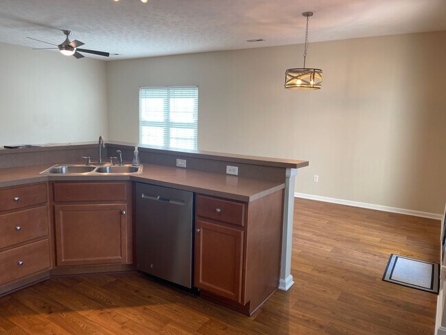 Building Photo - Meticulously Maintained Ranch