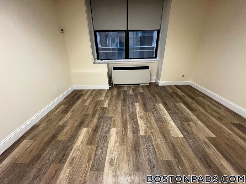 Building Photo - 62 Boylston St
