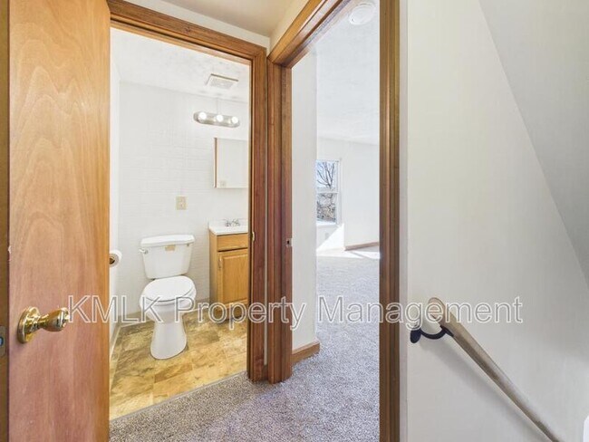 Building Photo - 444 7th St