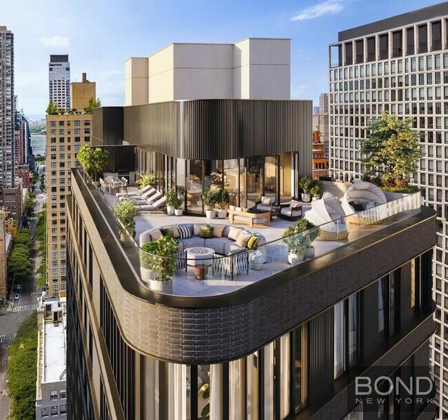 Building Photo - 1 W 60th St