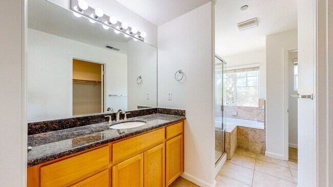 Building Photo - Rincon Valley FIVE Bedroom Three Bathroom Single Family Home!