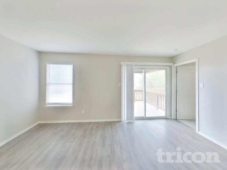 Building Photo - 2319 Camberly View