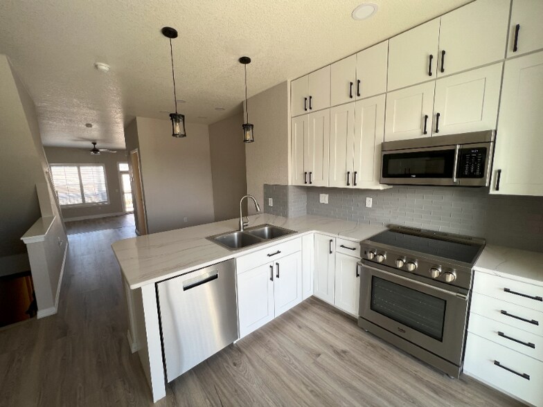 Building Photo - 9514 Pearl Cir