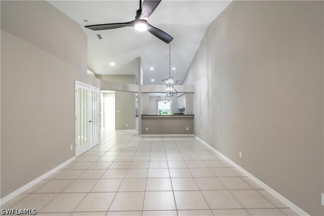 Building Photo - 1704 Royal Cir