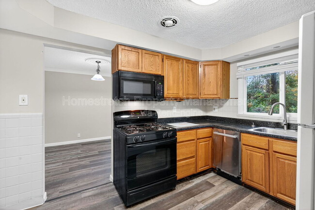 Building Photo - 23 Colchester Dr