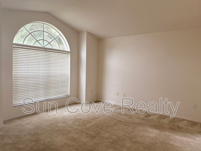Building Photo - 24927 Siena Dr
