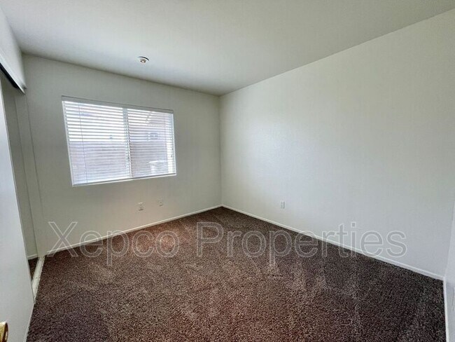 Building Photo - 79225 Laurie Ct