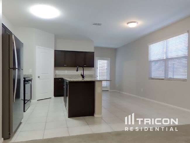 Building Photo - 29957 W Mitchell Ave