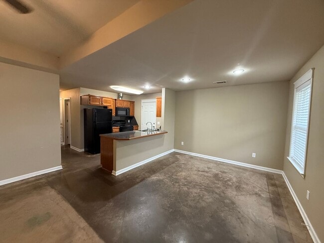 Building Photo - 113 Butterfield Crossing