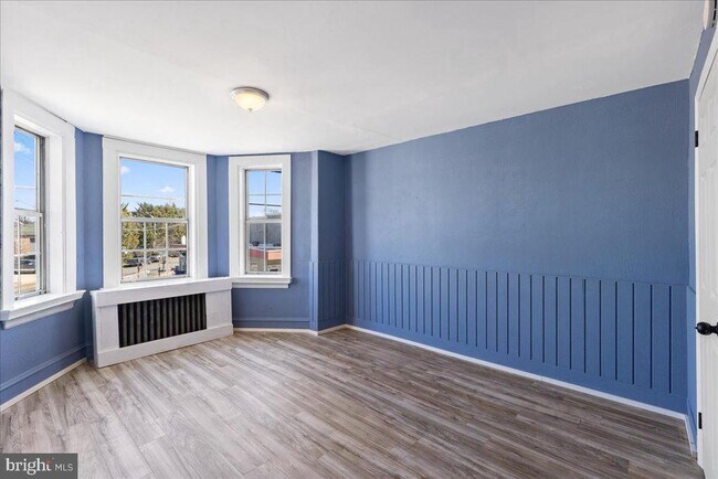 Building Photo - 231 S Broadway
