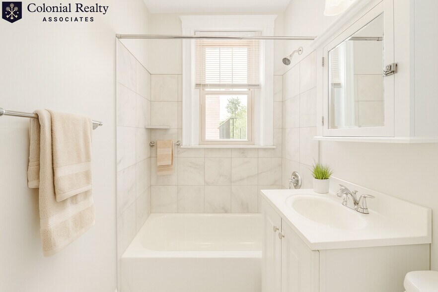 Building Photo - 1848 Commonwealth Ave