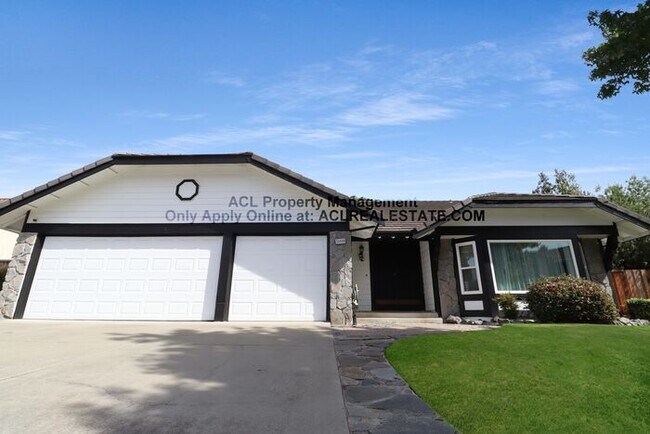 Primary Photo - Spacious, Single Story Northgate Home For ...