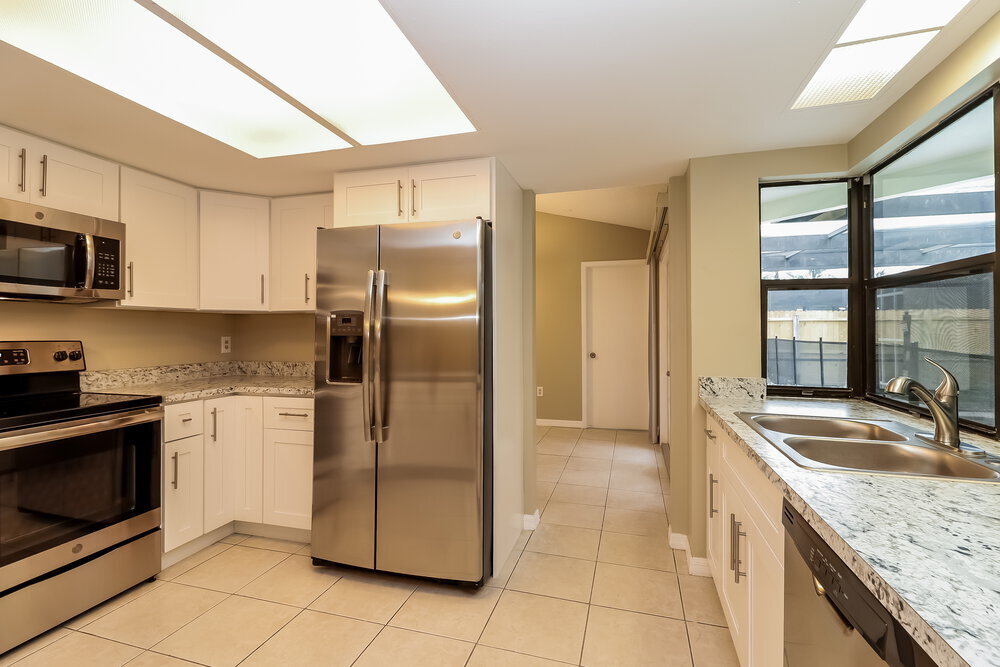 Building Photo - 1305 Jambalana Dr