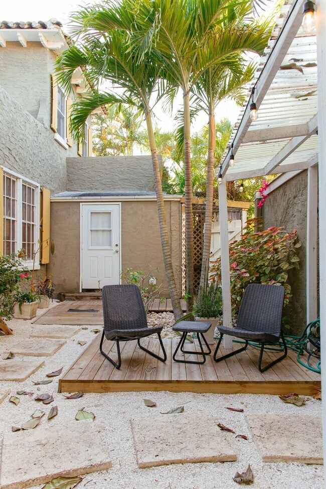 Building Photo - 519 28th St