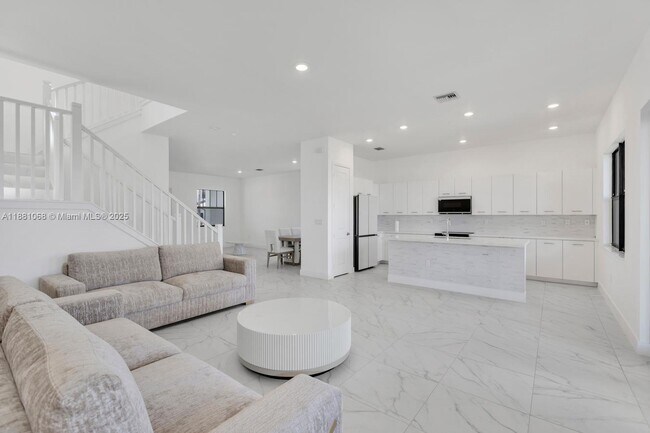 Building Photo - 4308 SW 173rd Ave