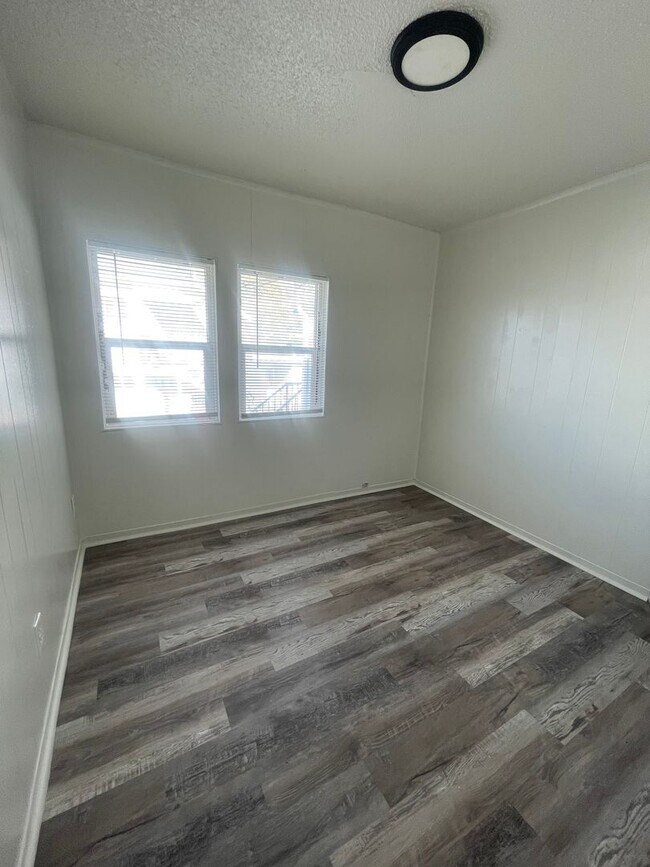 Building Photo - Cozy 1 Bedroom 1 Bathroom Apartment *Move ...