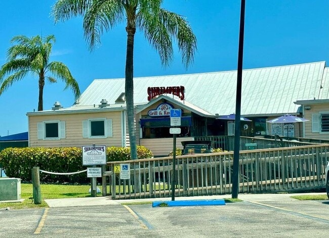 Building Photo - 7914 SE Villa Cir