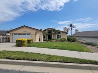 Building Photo - 361 Encanto Ave