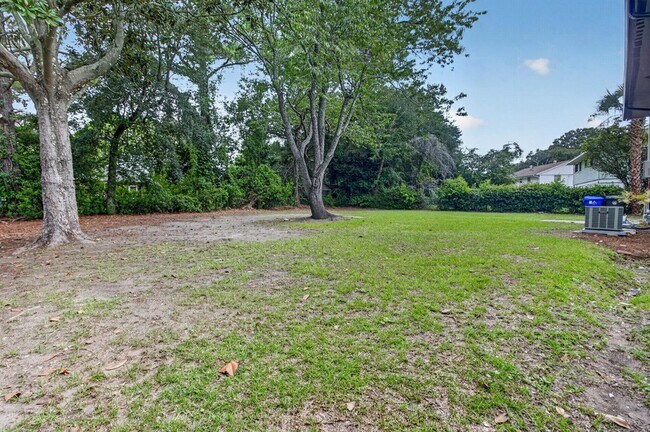 Building Photo - 1411 Westway Dr