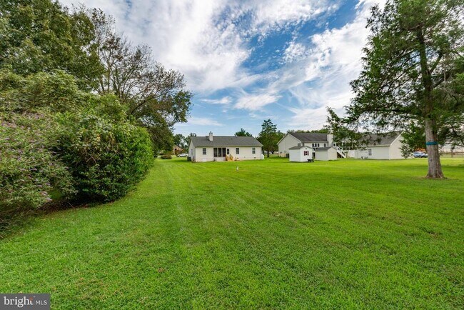 Building Photo - 205 Old Landing Ct