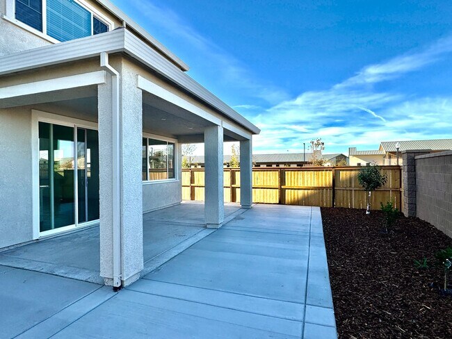 Building Photo - 243 Dock Cir