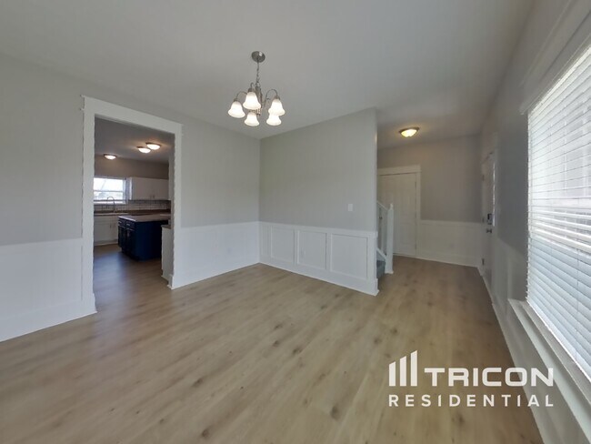 Building Photo - 1618 Huntzinger Blvd