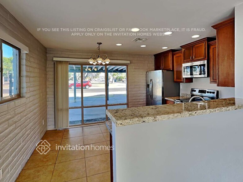 Building Photo - 14820 N 32nd Dr