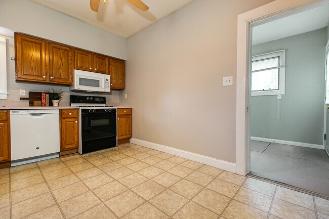 Building Photo - 2636 Fulton St