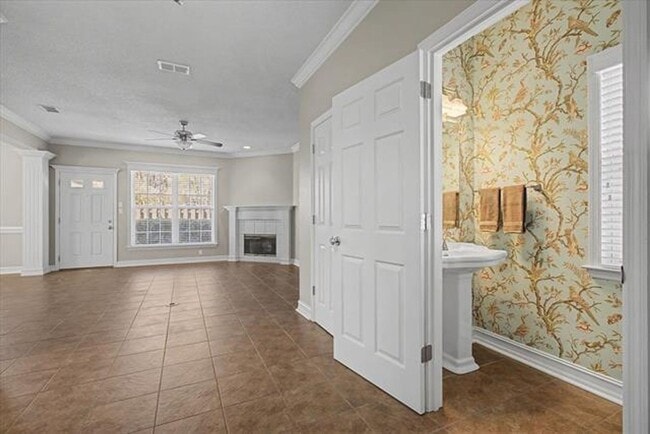 Building Photo - 2 Story Garden Killearn Home