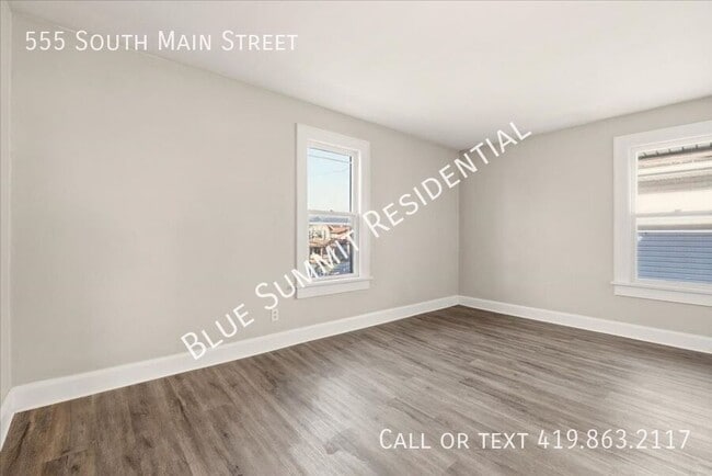 Building Photo - 555 S Main St