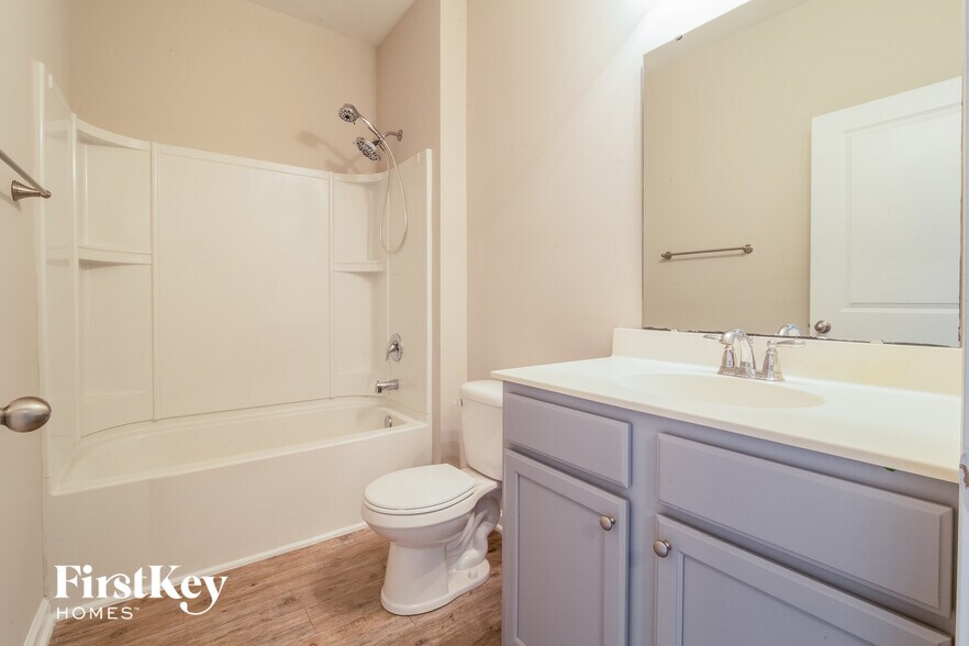 Building Photo - 510 Wayton Cir