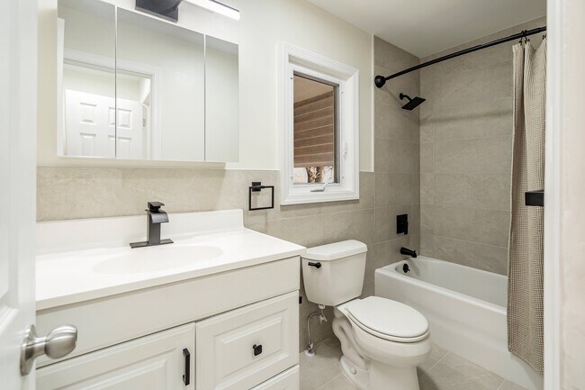 Building Photo - 39 Marley Ave