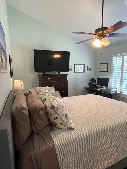 359A Spoonbill Ln Mt Pleasant, SC 29464- 2 Bedroom 2.5 Bath End Unit Town Home for Rent - 359 Spoonbill Ln
