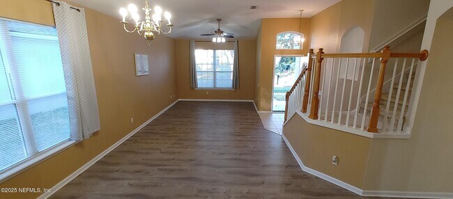 Building Photo - 10542 Castlebar Glen Dr S