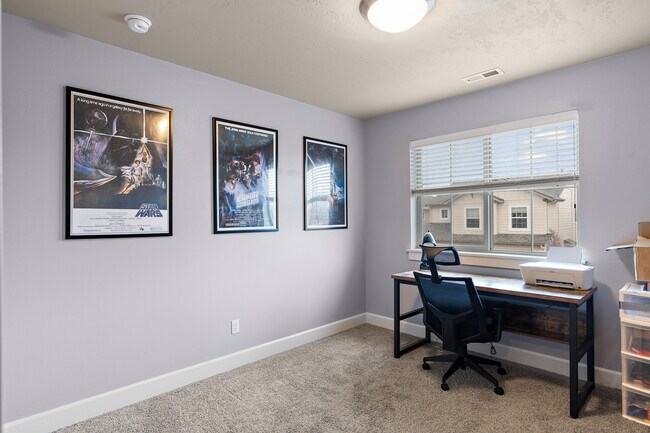 Building Photo - 2733 E Decameron Ln