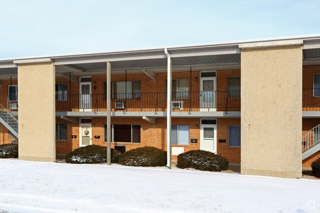 Building Photo - 107 7th Ave