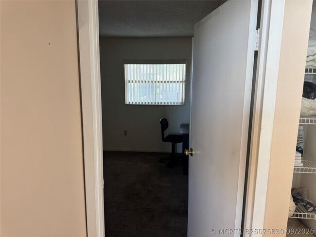 Building Photo - 2860 Somerset Dr