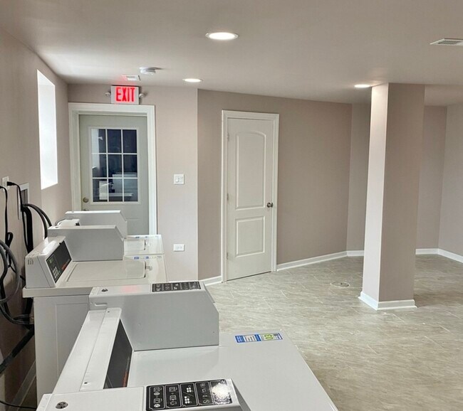 Building Photo - 4213 W 13th St