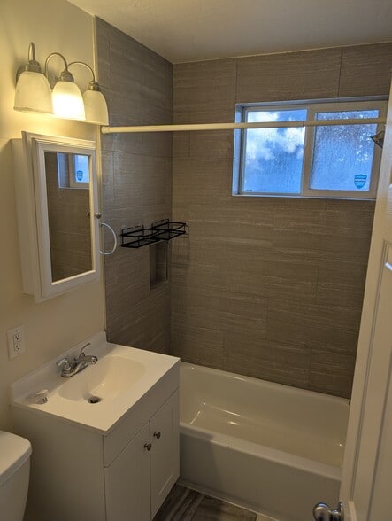 Bath - 2544 S Park St